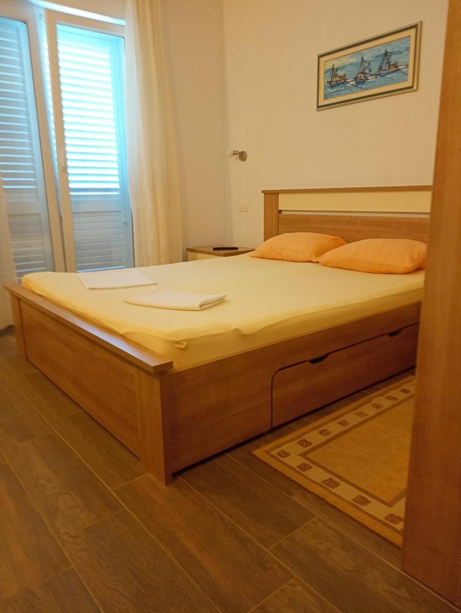 Apartment Toni Duće Buitenkant foto