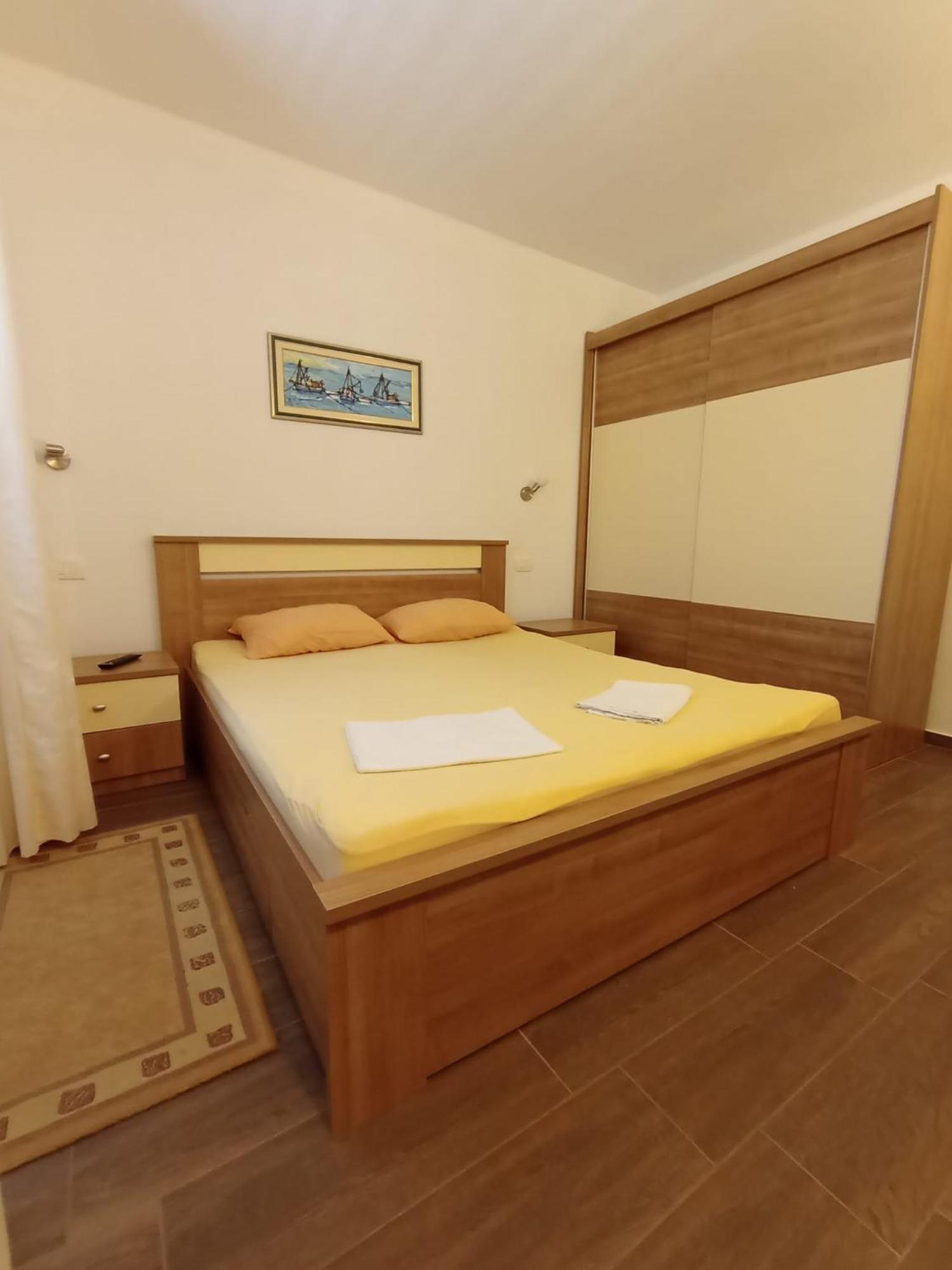 Apartment Toni Duće Buitenkant foto